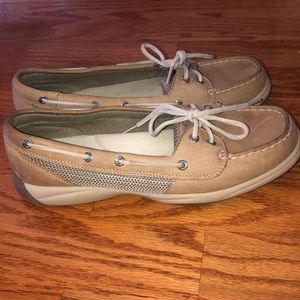Tan Sperrys